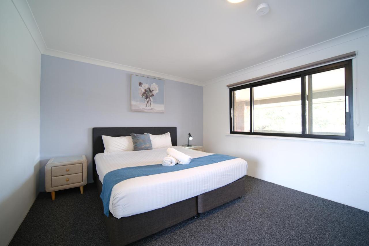 Lakeside Inn Wollongong Primbee Extérieur photo