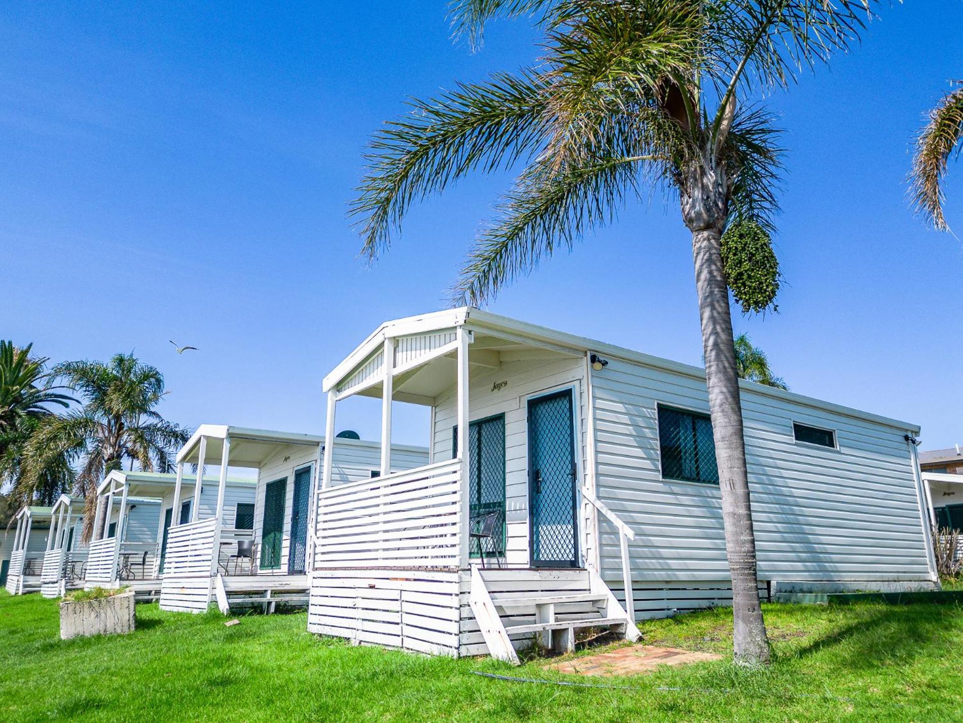 Lakeside Inn Wollongong Primbee Extérieur photo